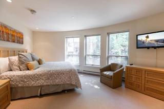Ski In Ski Out condo with Access to Vail Mountain - 6