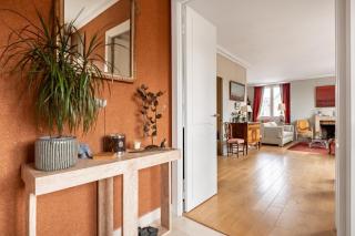 Veeve - A Romance in Rouge - Paris - 3