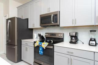 Gorgeous Stay 4BR3BA with Heated Pool BBQ Grill - Davenport - 1
