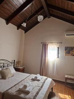 Villa Penelope Stone Retreat with Pool in Crete - 3