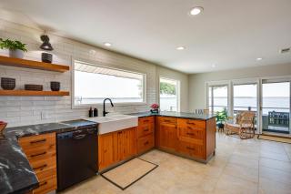 Cedar Creek Lake Views Gorgeous Mabank House! - 3