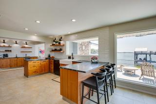 Cedar Creek Lake Views Gorgeous Mabank House! - 1