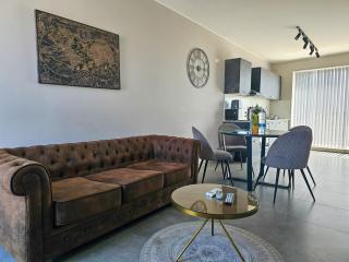 Prestigious & Modern SeaView Penthouse with Private Jacuzzi - 5