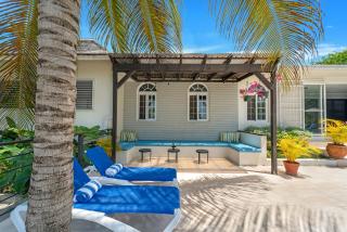 Forever Summer Gorgeous 4BDR Villa with Pool Private Chef - Runaway Bay - 4