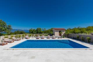 Luxury Villa Glabrova with pool and sauna near the sea on Krk island - Gostinjac - 2