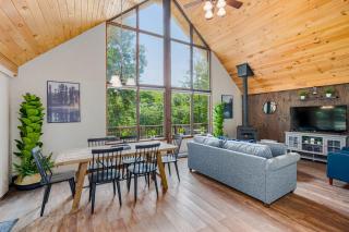 Quaint Loft Cabin w Hot Tub, FirePit, Deck & Grill - 5