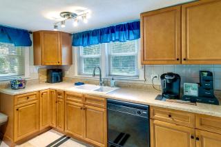 Waycross Vacation Rental with Private Backyard! - Waycross - 2