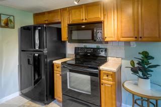 Waycross Vacation Rental with Private Backyard! - Waycross - 1
