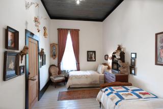 Beard and Lady Inn - 1