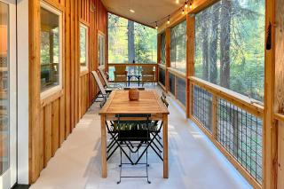 Modern Beaver Valley Cabin with Hot Tub and Games! - Leavenworth - 8