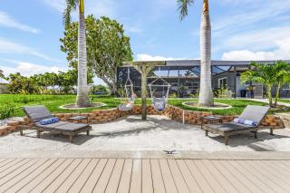 Stunning Waterfront Villa Direct Gulf Access, Kayaks, Heated Pool Sanctuary on Savona - Cape Coral - 9