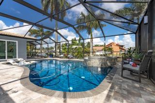 Stunning Waterfront Villa Direct Gulf Access, Kayaks, Heated Pool Sanctuary on Savona - Cape Coral - 7