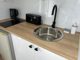 Superbe studio avec Piscine, au coeur de la Marina! Village Soleil ! Proche Aéroport & Ferry - Le Gosier - 1