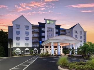 Holiday Inn Express & Suites Lakeland North I-4 by IHG - Lakeland - 0
