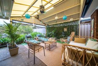 Amazon at Seacombe Gardens - Sturt - 8