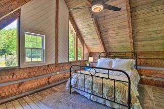 Creekside cabin w/ hot tub, fireplace & trail - Newland - 4