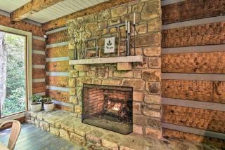 Creekside cabin w/ hot tub, fireplace & trail - Newland - 7