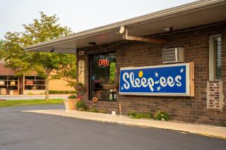 Sleep-ees Inn, Saginaw & Frankenmuth - Saginaw - 8