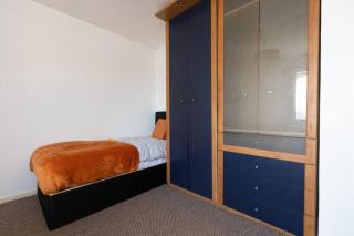Ideal home with private parking for contractors & groups - Birmingham - 1