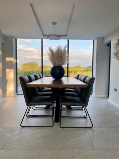 Stunning modern home set in beautiful grounds. - Bath - 7