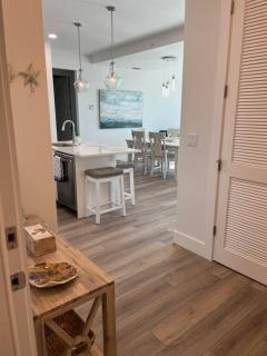 10 Star Luxury Beach Condo-Anchor Oasis - St. Pete Beach - 6