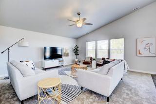 BRAND NEW 4-BDRM HOME Farmhouse at Grand Rapids - 6