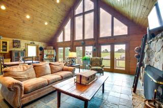 12 Mi to Staunton River Nathalie Cabin with Deck - 9