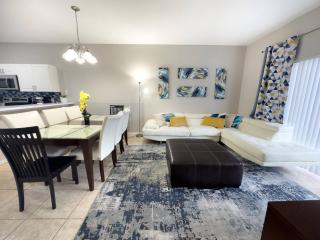 Amazing 4 bedrooms and 3 baths 2 miles from Disney - Orlando - 4