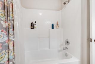 Near Tamarack AC Kitchen TV Washer Dryer - Donnelly - 1