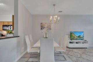 Pool, Family-friendly - World Class, Modern Home - Orlando - 9