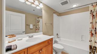 Harbor Landing 203B - Spacious Condo with views of the Harbor and Gulf - Destin - 4