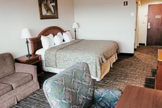 Hotel Topeka at City Center - Topeka - 1
