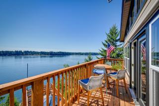 Private Beach at Waterfront Harstine Island Escape - Shelton - 0