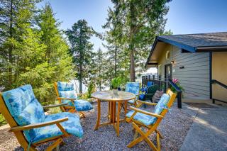 Private Beach at Waterfront Harstine Island Escape - Shelton - 9