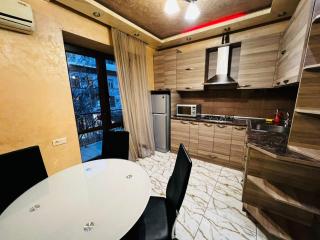 Republic Square, Charming Balcony Apartment in City Center, Best Location! - 7