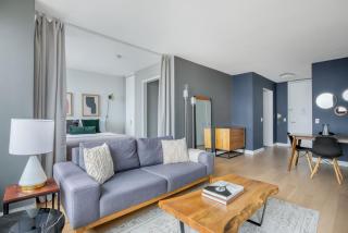 Tribeca Studio w Great views Indoor pool NYC-109 - 8