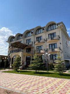 RAZAM Hotel Bosteri - Bosteri - 0