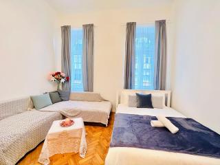 Kerepesi 3 - Opposite Keleti station - Boedapest - 7