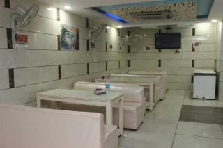 Hotel O Food Plaza - Zirakpur - 4