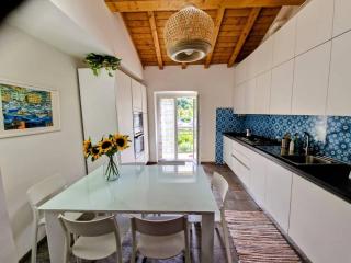 ALL NEW and Privat PARKING La GRAZIOSA apartment - Genova - 2