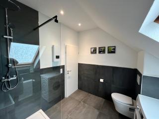 Appartment Miami , Nähe Düsseldorf ,Messe ,HBF ,City, WIFI, HELIOS Hospital - Krefeld - 2