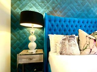 Stunning Apartment Suite - Free Parking & WiFi! - 4