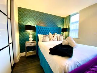 Stunning Apartment Suite - Free Parking & WiFi! - 2