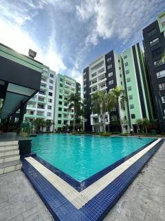 Manhanttan Ipoh Waterpark Homestay By Warmth Stay 4-7pax 3BR - Ipoh - 1