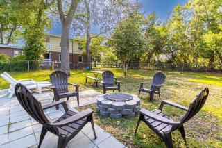 Beachy Central, Near Beach, 2 King Beds, Crib, Huge Private Yard, Patio, Porch, BBQ, & Firepit - Myrtle Beach - 4