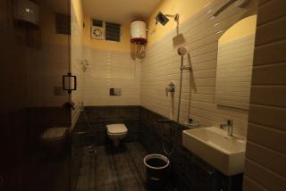 AMR Inn - 1