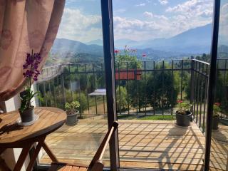 The Mountain View - no children - 1