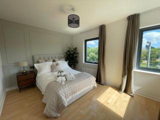 Quiet Luxe Home with GYM and Free Parking - Thamesmead - 0