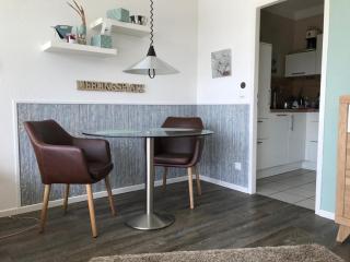 Penthouse Ferienwohnung Auszeit, gerne mit Hund, WLAN inkl. - Laboe - 3