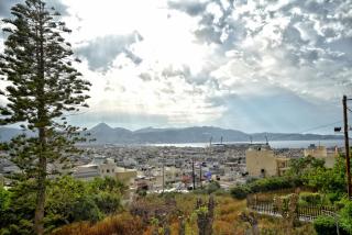 Διώροφη βίλα με θέα στη θάλασσα και στο βουνό - 9
